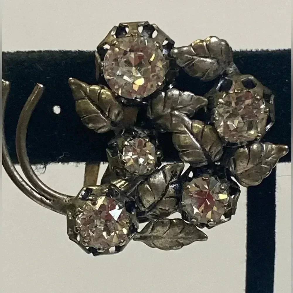 STAR-SIGNED VINTAGE CLIP ON EARRINGS. SILVER LEAVES 🍃 - Picture 3 of 8